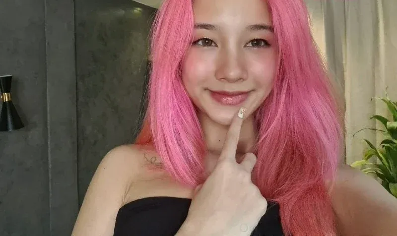 Ảnh sex Irisadamsone leak khoe mông khoe vú gây sốt trên mạng