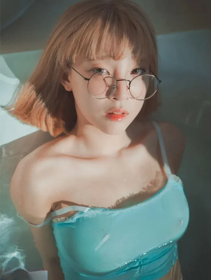 Chiêm ngưỡng bộ ảnh Inkyung leak mới nhất, gây bão mạng