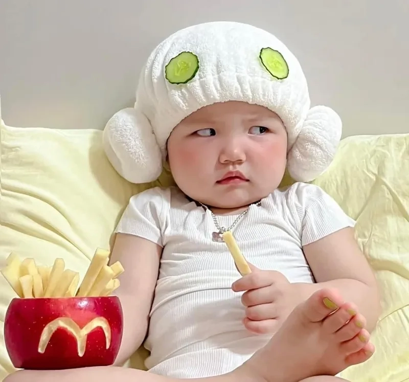 Avatar em bé cute, mang lại sự dễ thương cho trang cá nhân của bạn.