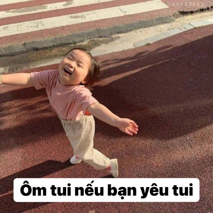 Biểu cảm giận dữ của em bé trong meme sẽ khiến bạn phải bật cười vì quá đáng yêu.