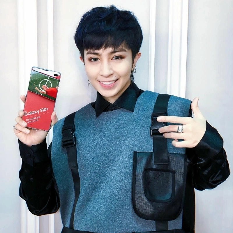Gil Lê tóc dài gây thương nhớ fans