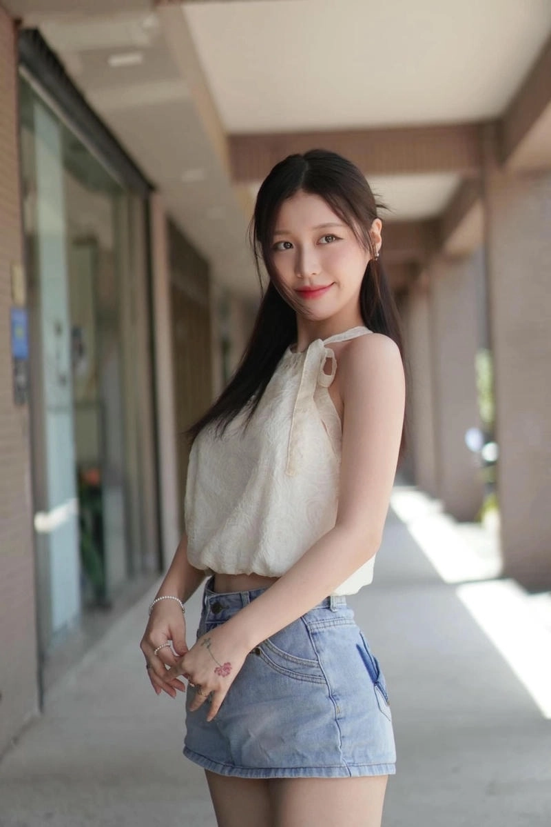 Bóng hồng lẻ loi Han Sara thể hiện chất riêng giữa Vpop