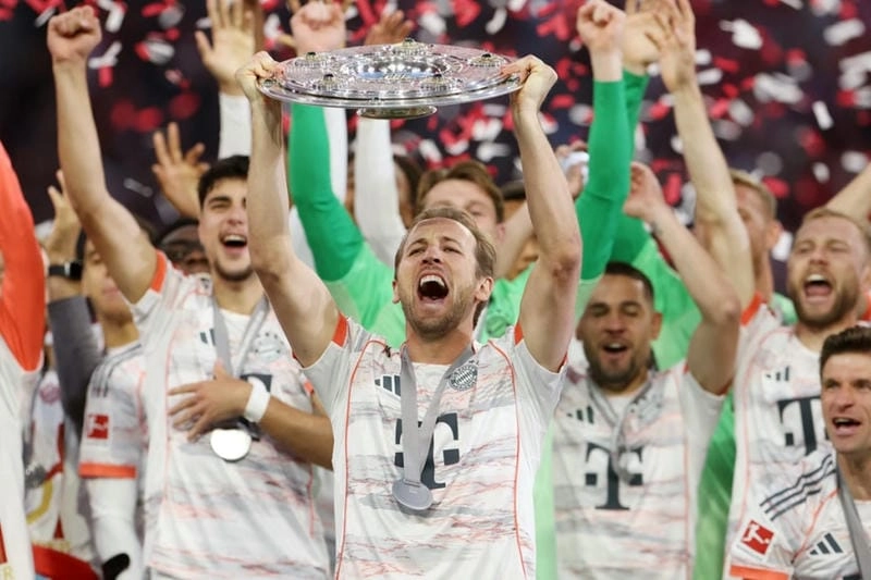 Những pha đáp trả quyết liệt của Monchengladbach