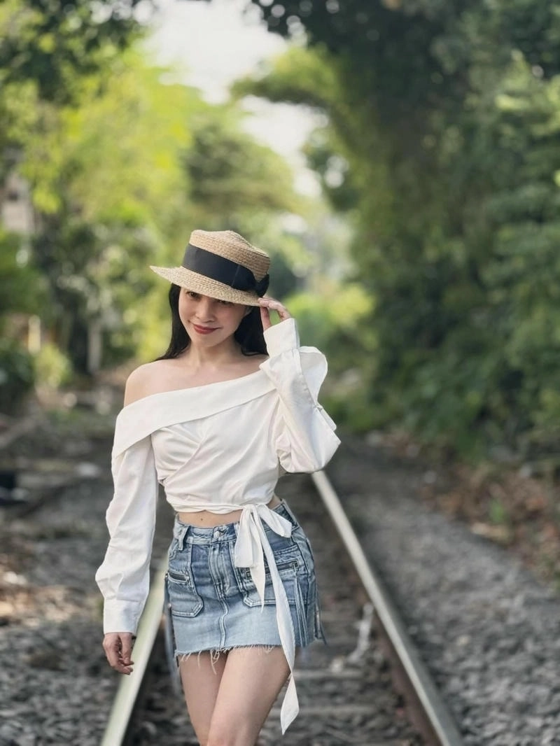 Lắng nghe Karaoke Hồn quê của Hiền Thục
