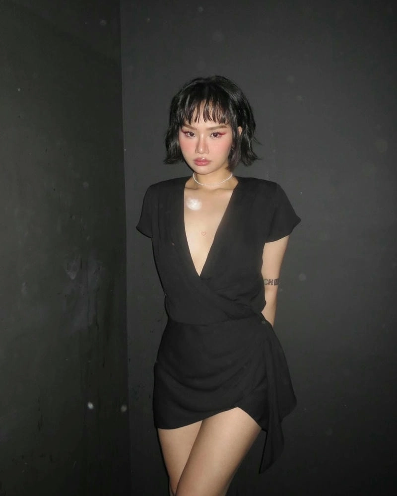 Tận hưởng karaoke Miu Lê đầy cảm xúc