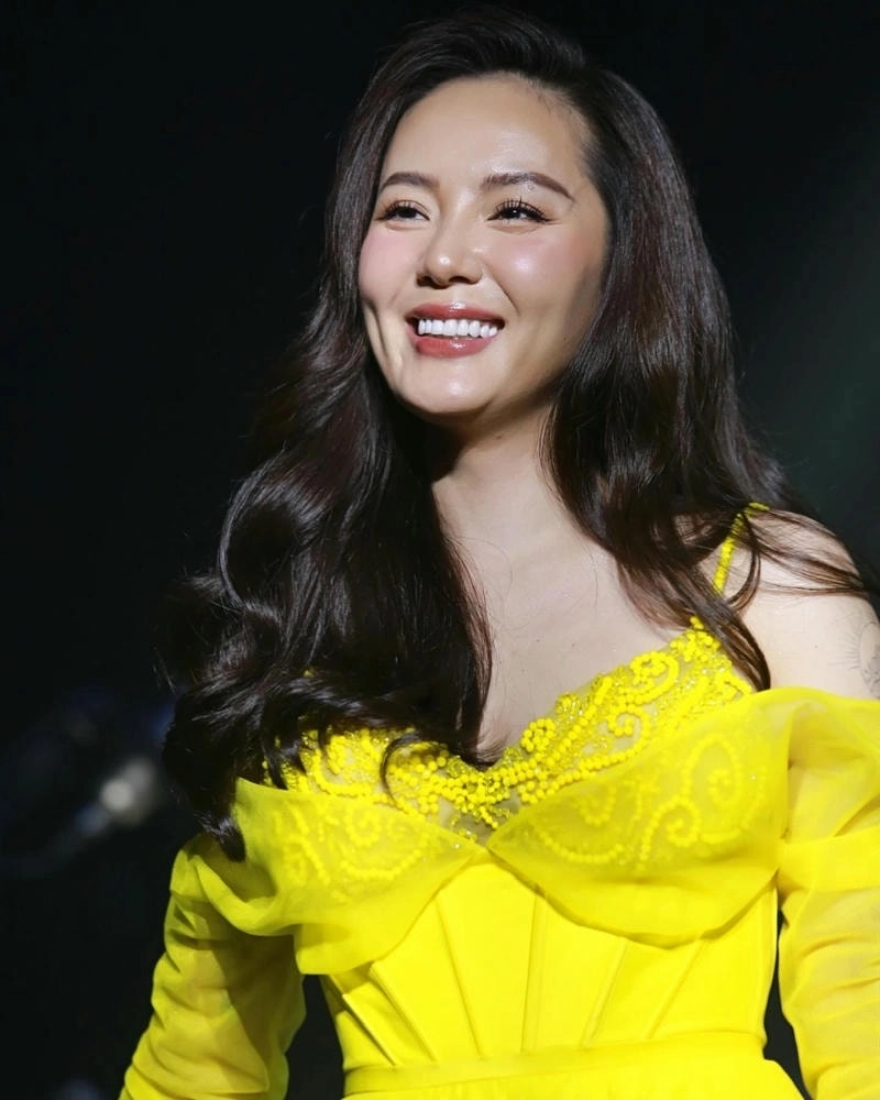 Cùng ngân nga theo Karaoke Phương Linh
