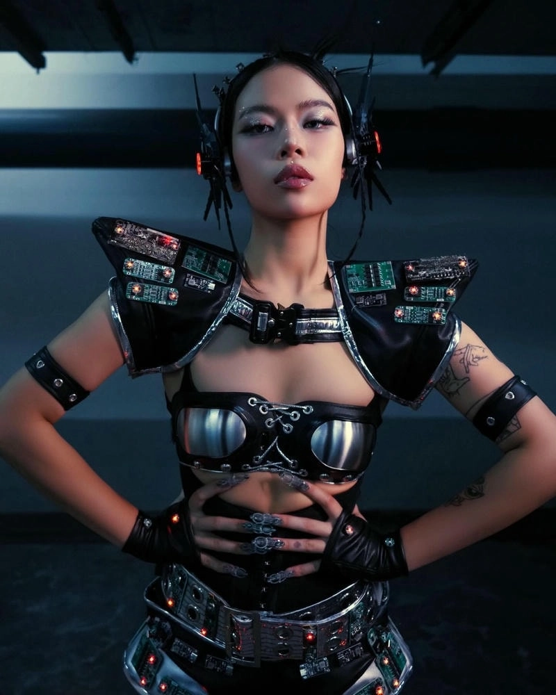 Lời bài hát Tlinh Phóng zìn zìn độc đáo