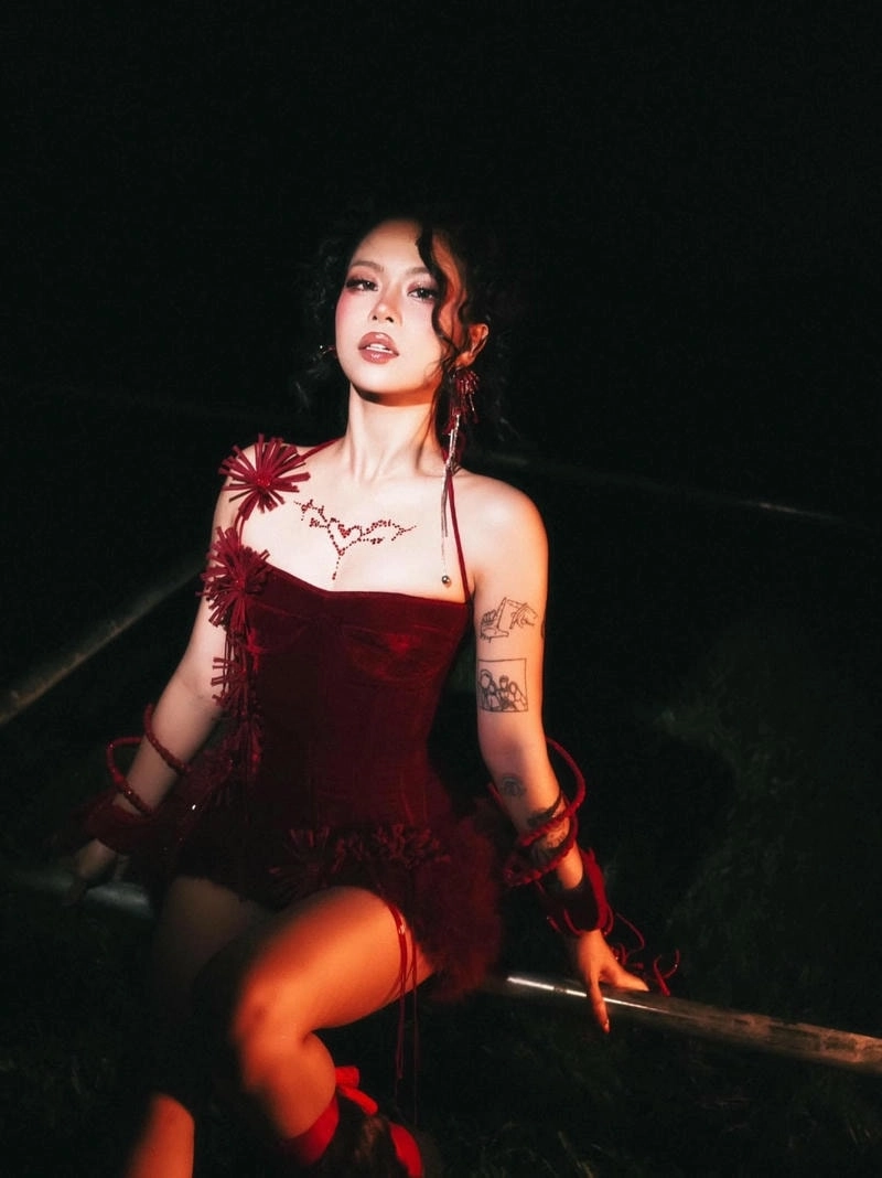 Có hẹn với thanh xuân Tlinh gây xúc động