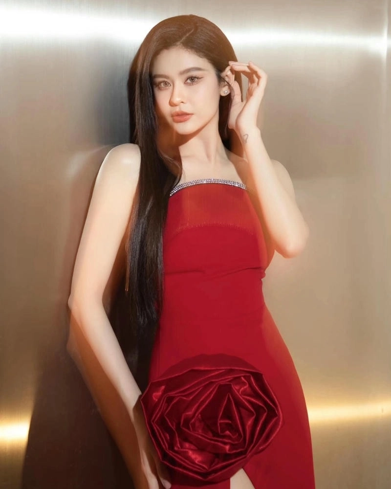 Hé lộ tiểu sử Trương Quỳnh Anh đầy bất ngờ