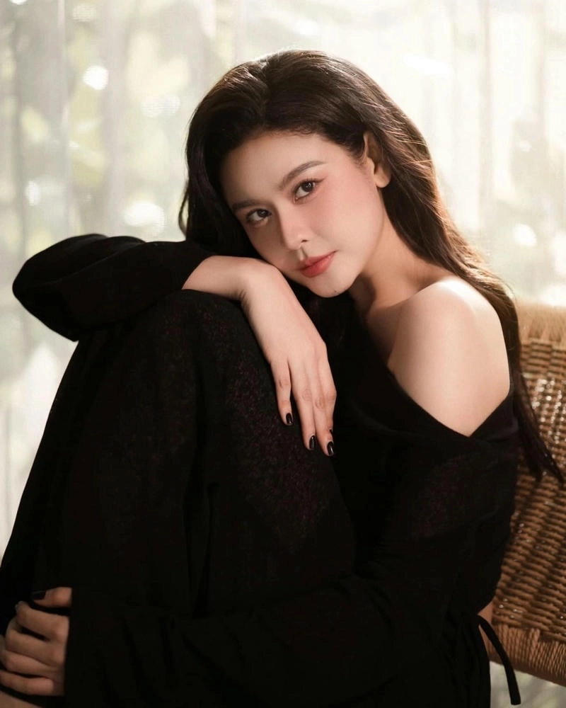 Hé lộ chính xác Trương Quỳnh Anh chiều cao