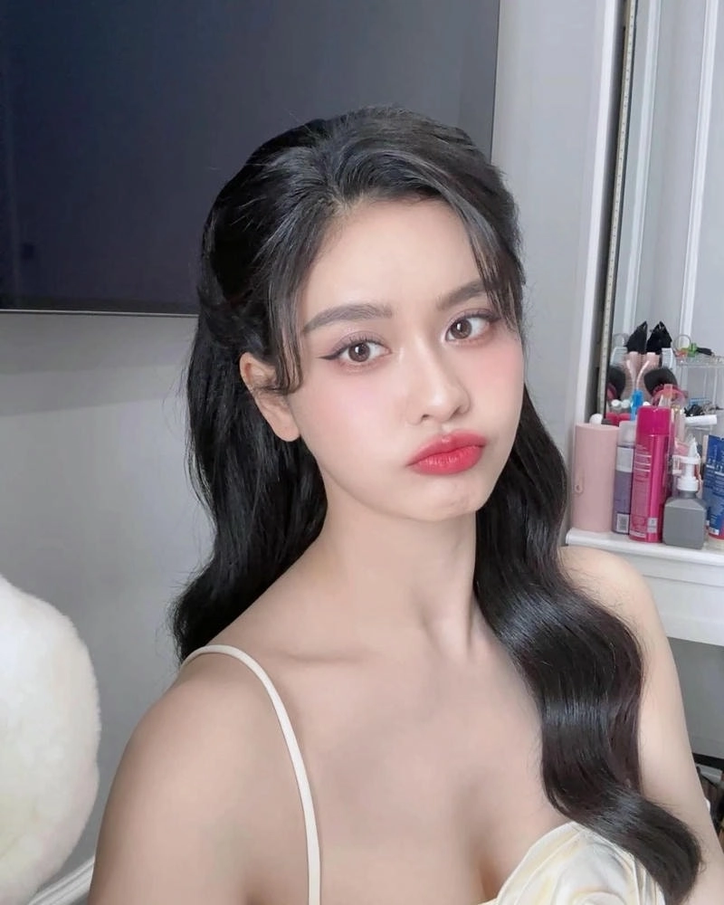 Tò mò Trương Quỳnh Anh sinh năm mấy