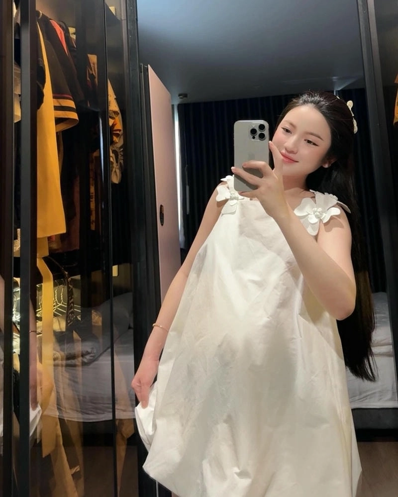 Cộng đồng so sánh Chu Thanh Huyền chưa phẫu thuật thẩm mỹ