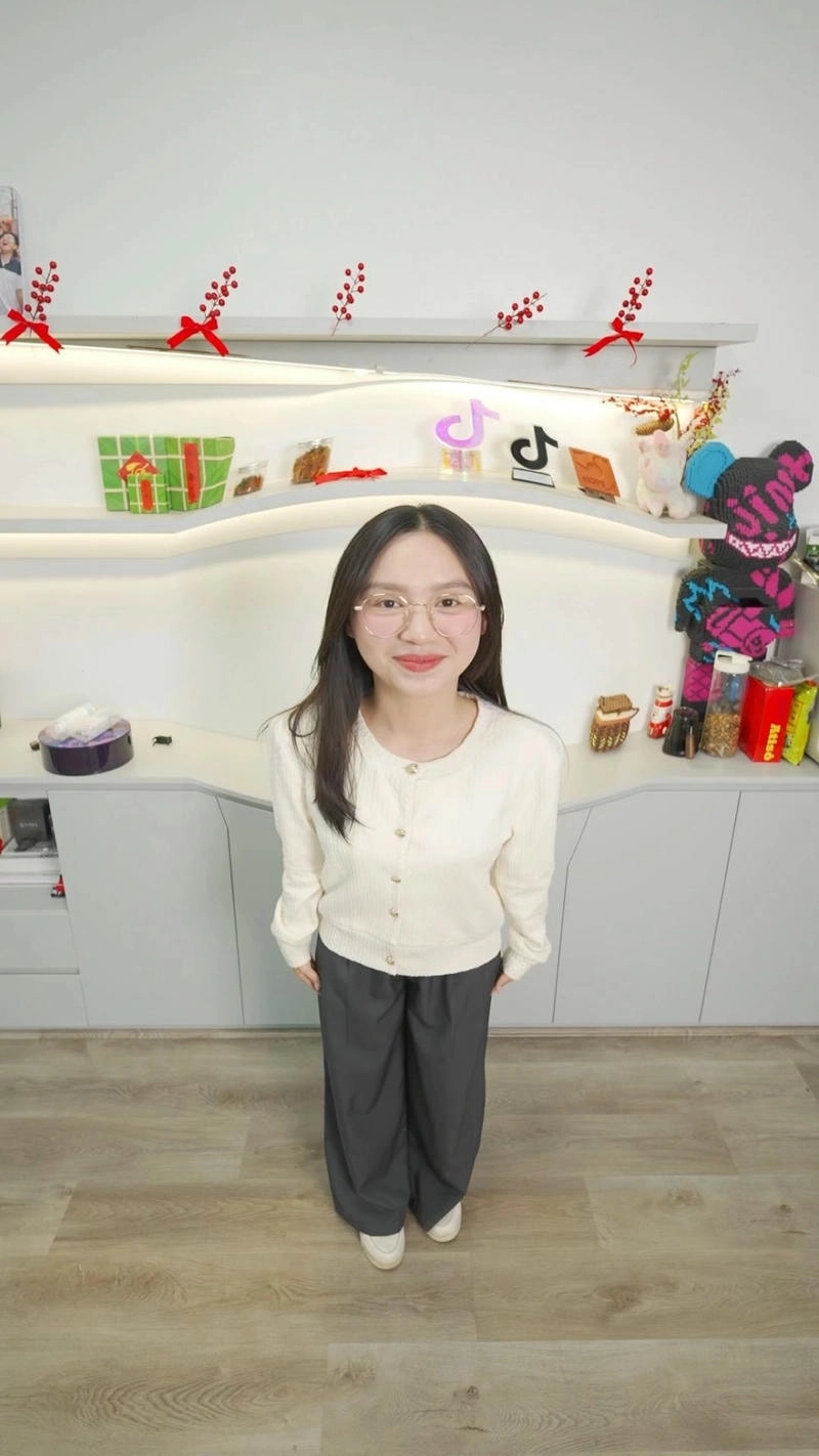 Đặng Thu Hà tỏa sáng với nét duyên dáng