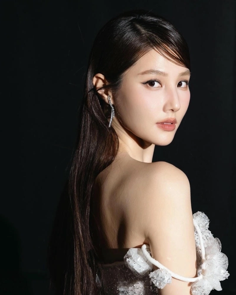 Nét đẹp quyến rũ của Diễm My9x