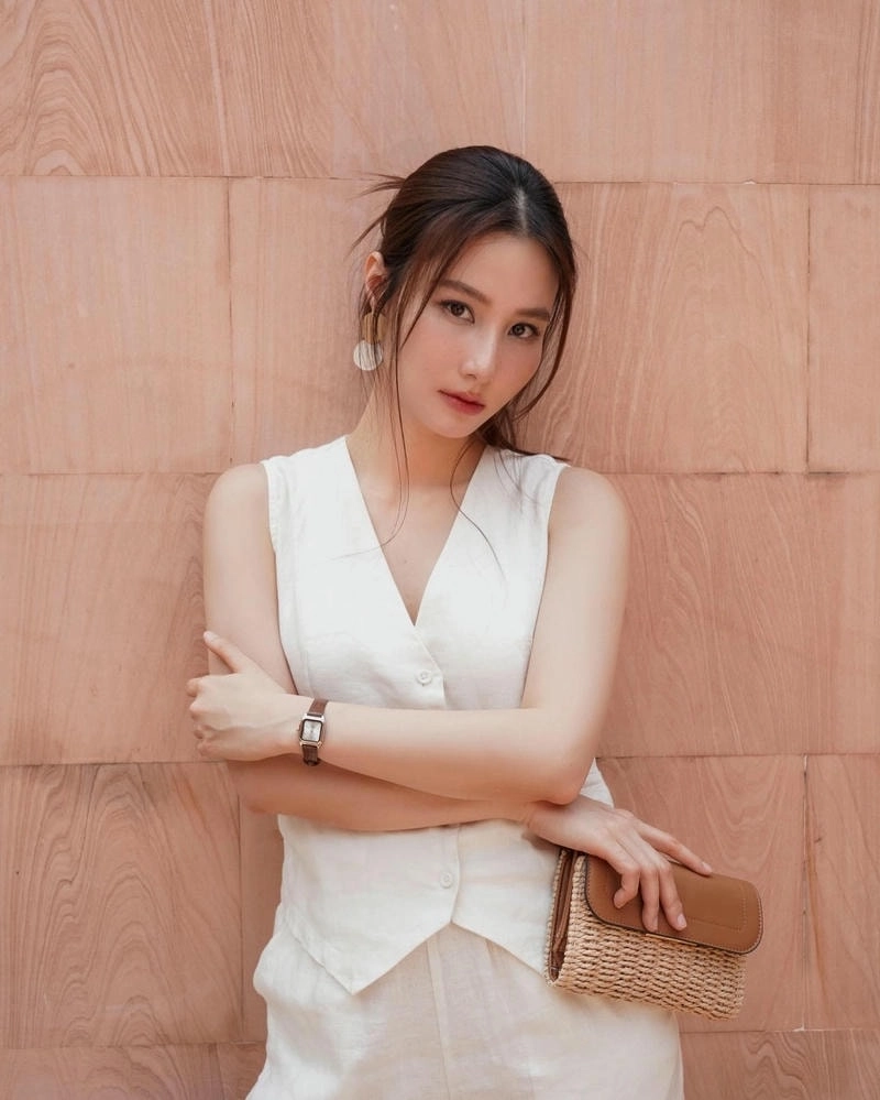 Câu hỏi gây tò mò Diễm My 9x Con Ai