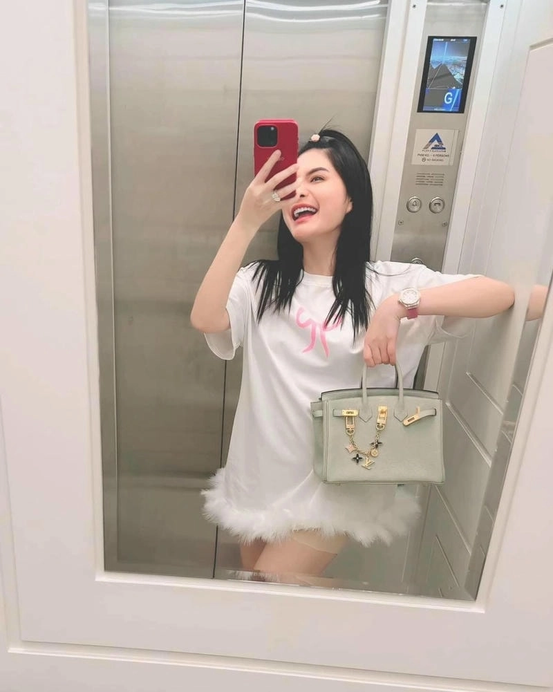 Nhiều người hỏi Đoàn Di Băng làm gì mà giàu