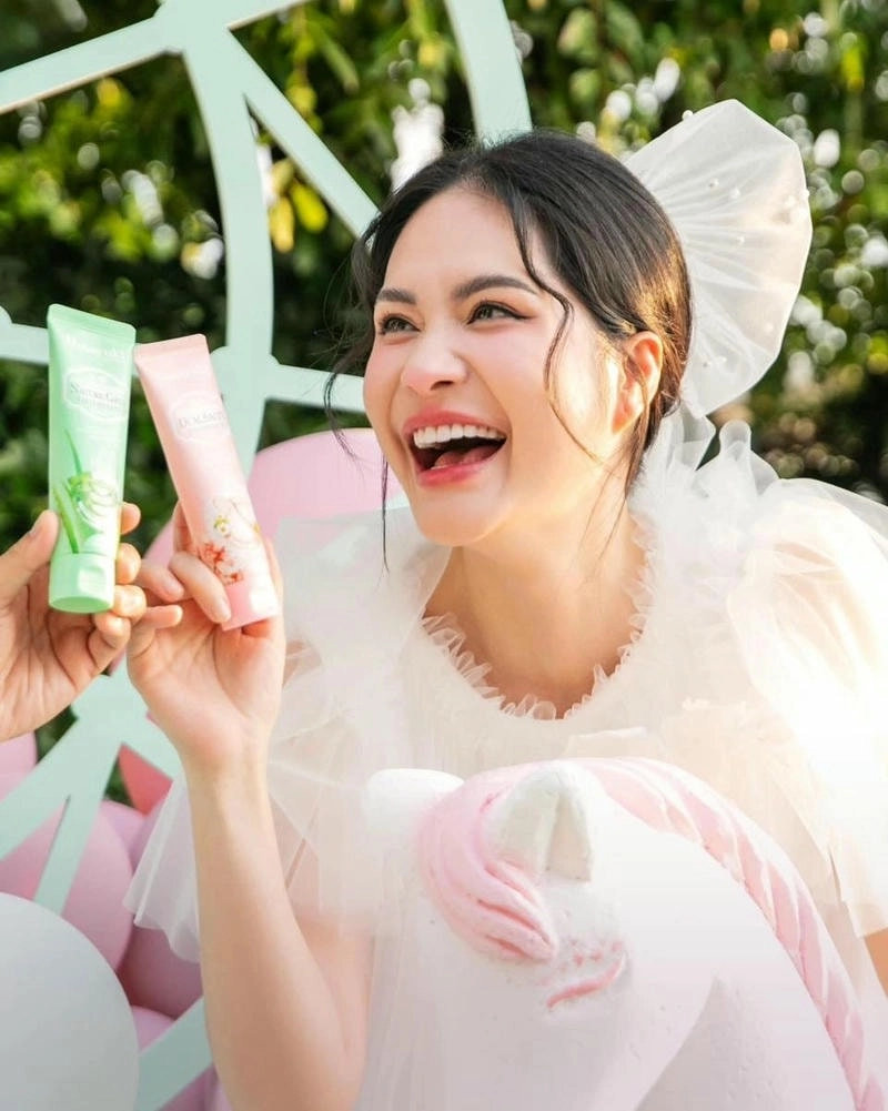 Hình ảnh Đoàn Di Băng ca sĩ thuở mới nổi