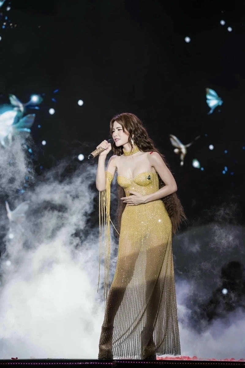 Hà Nhi chưa quên người yêu cũ gây bão mạng