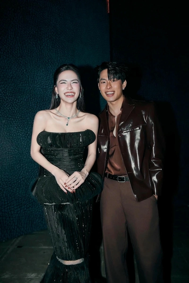 Hà Nhi ca sĩ ngày càng toả sáng