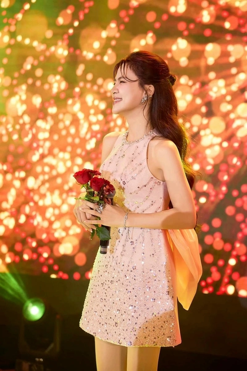 Fan tò mò Hà Nhi quê ở đâu nhiều nhất