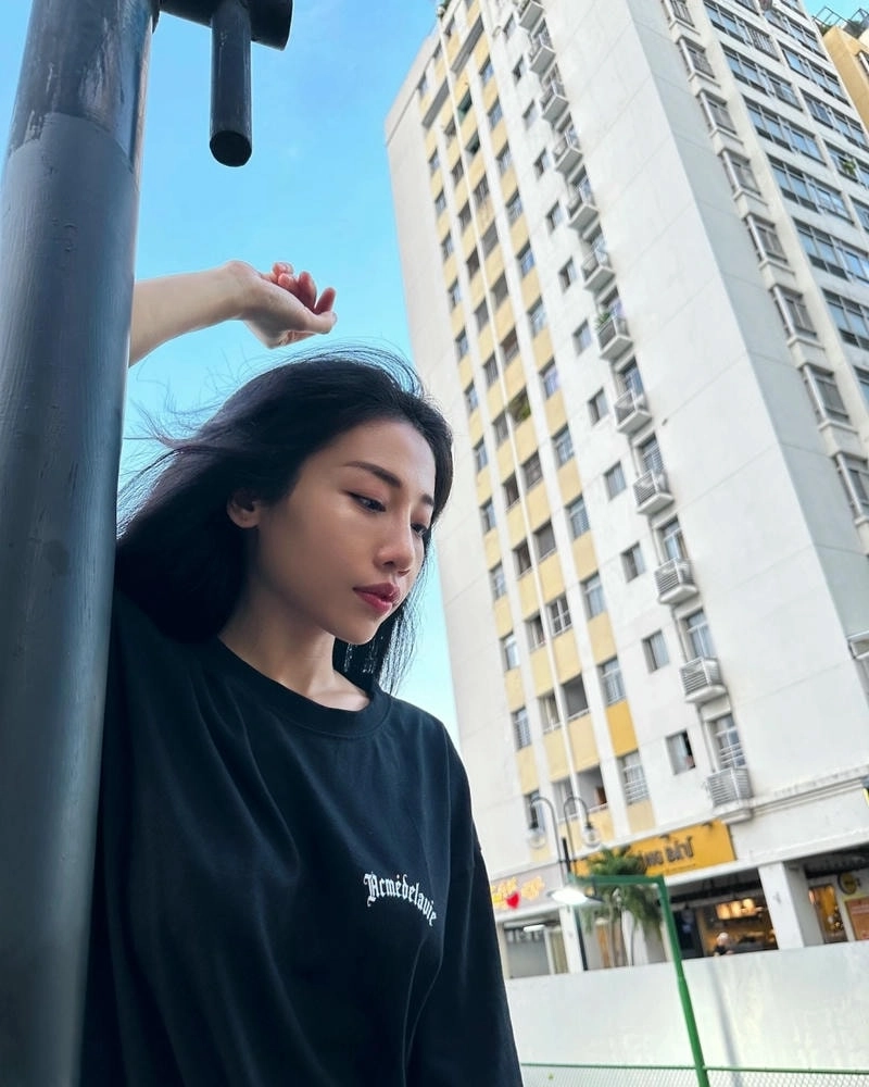 Khám phá phong cách của ca sĩ Hằng Bingboong