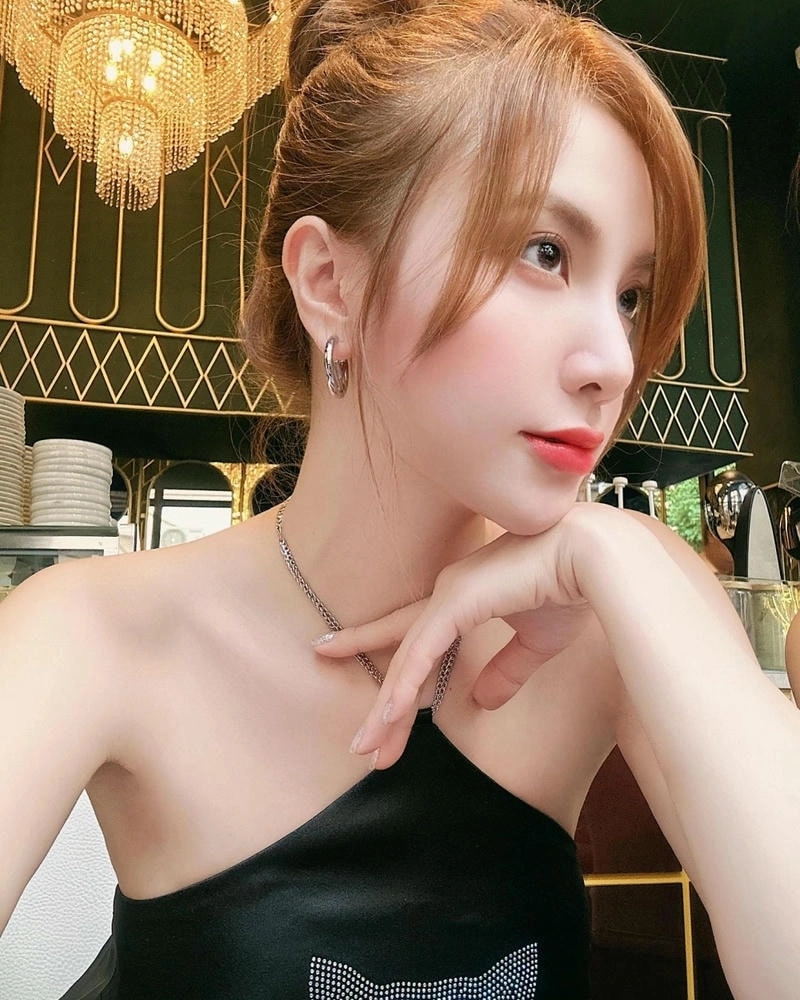 Hạnh Sino chiều cao chuẩn người mẫu nổi bật