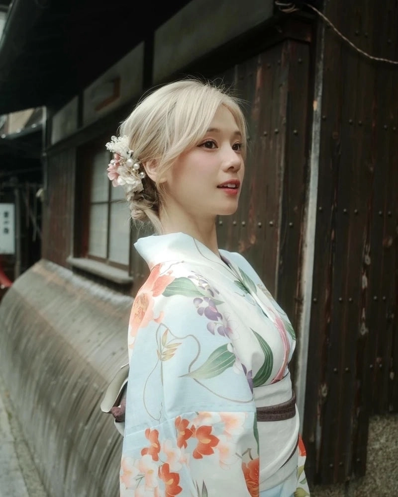 Hoàng Yến Chibi và ca từ Yêu thầm da diết