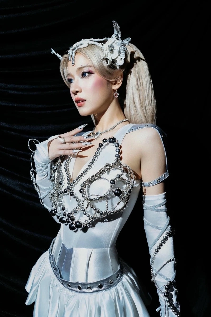 Lyrics Ngây ngô của Hoàng Yến Chibi gây sốt