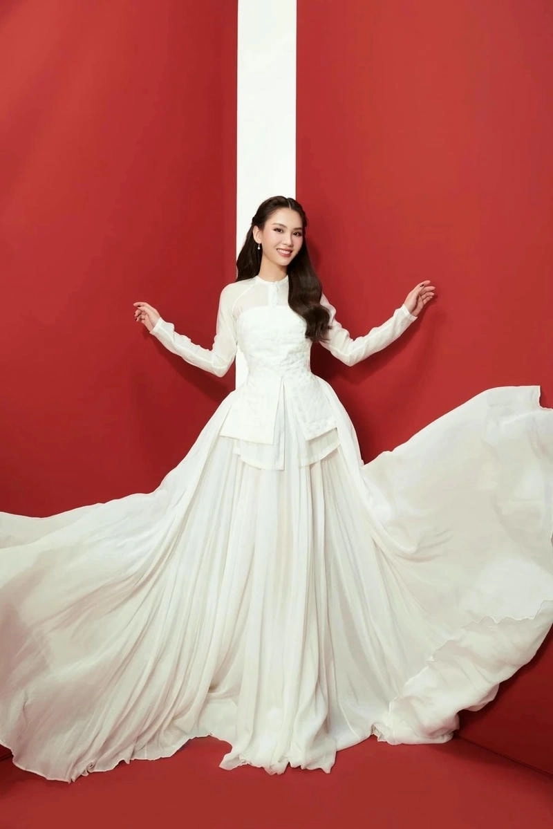 Tỏa sáng không kém Lê Nguyễn Huỳnh Như bên bạn đồng hành