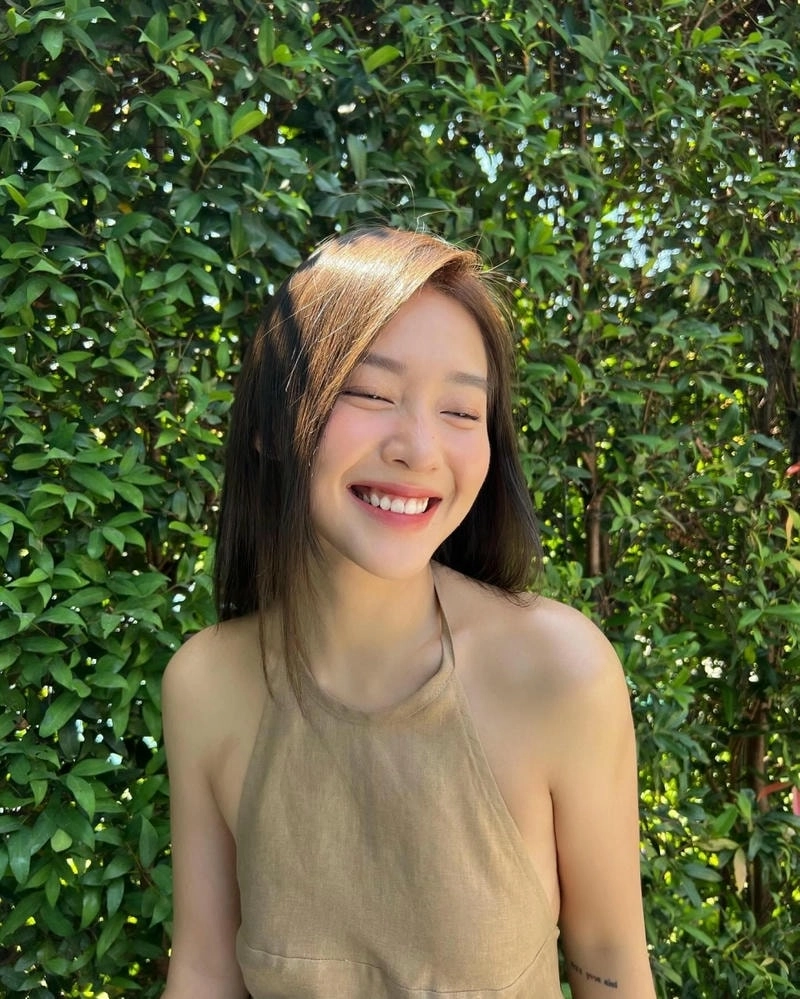 Nhan sắc đời thường của Khả Ngân diễn viên