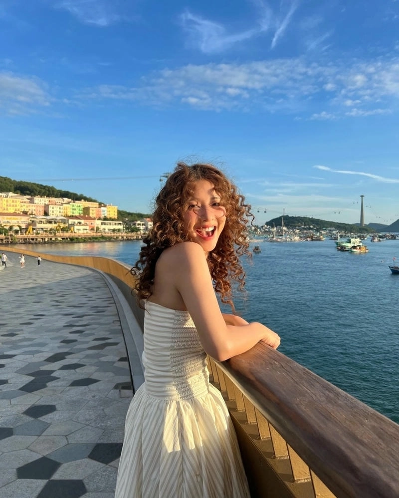 Tên thật của Khả Ngân được tiết lộ qua ảnh