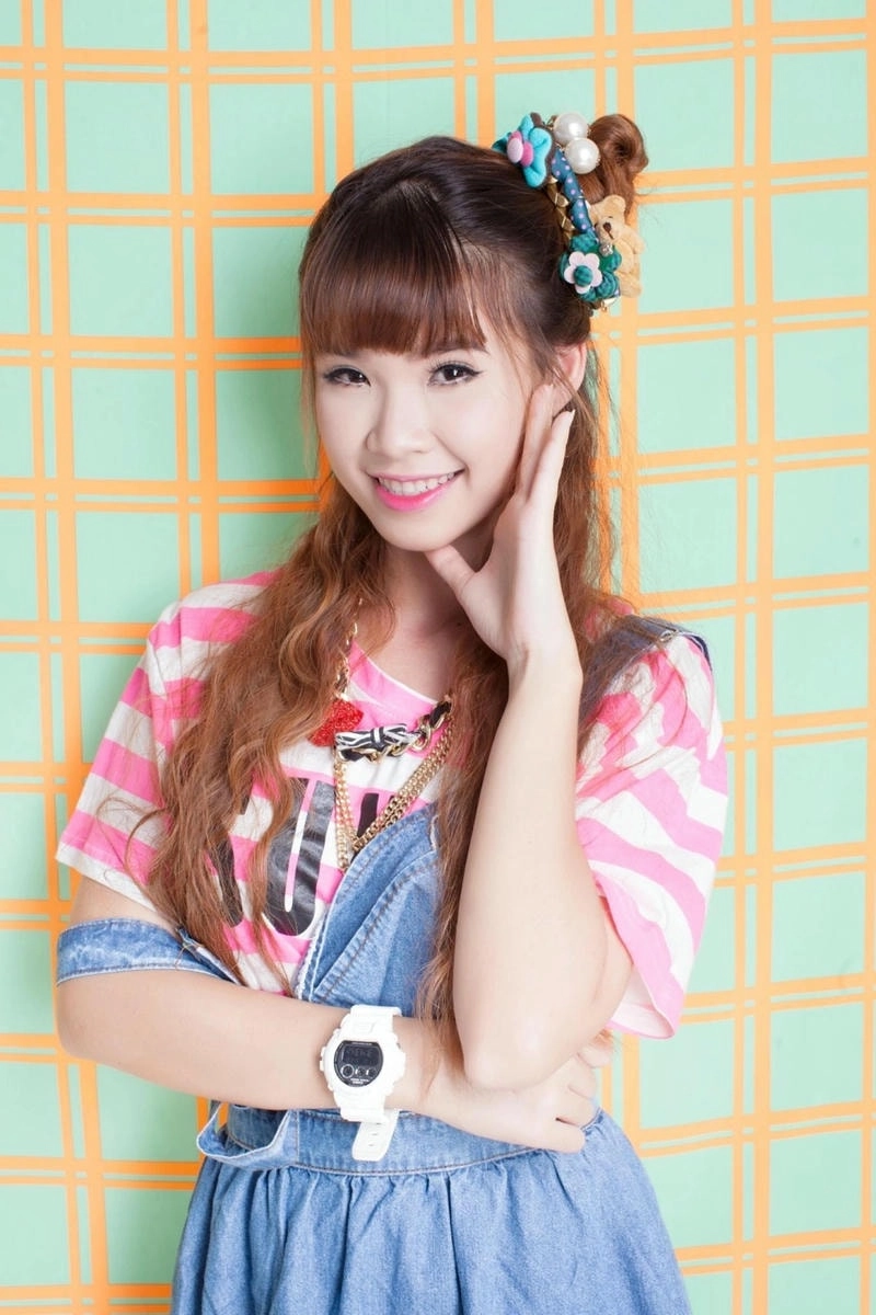 Vẻ đẹp rạng rỡ của Dễ thương Khởi My