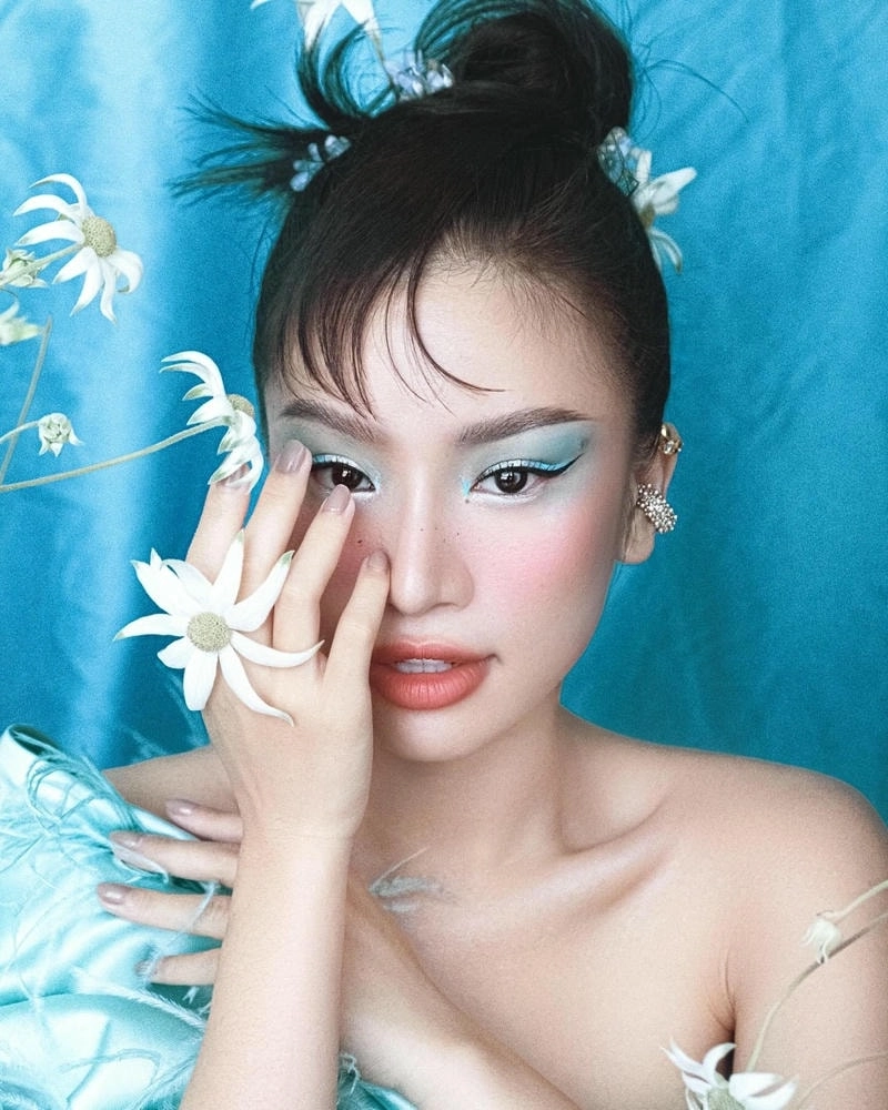 Anh trai say hi Lâm Bảo Ngọc dễ thương và bắt tai