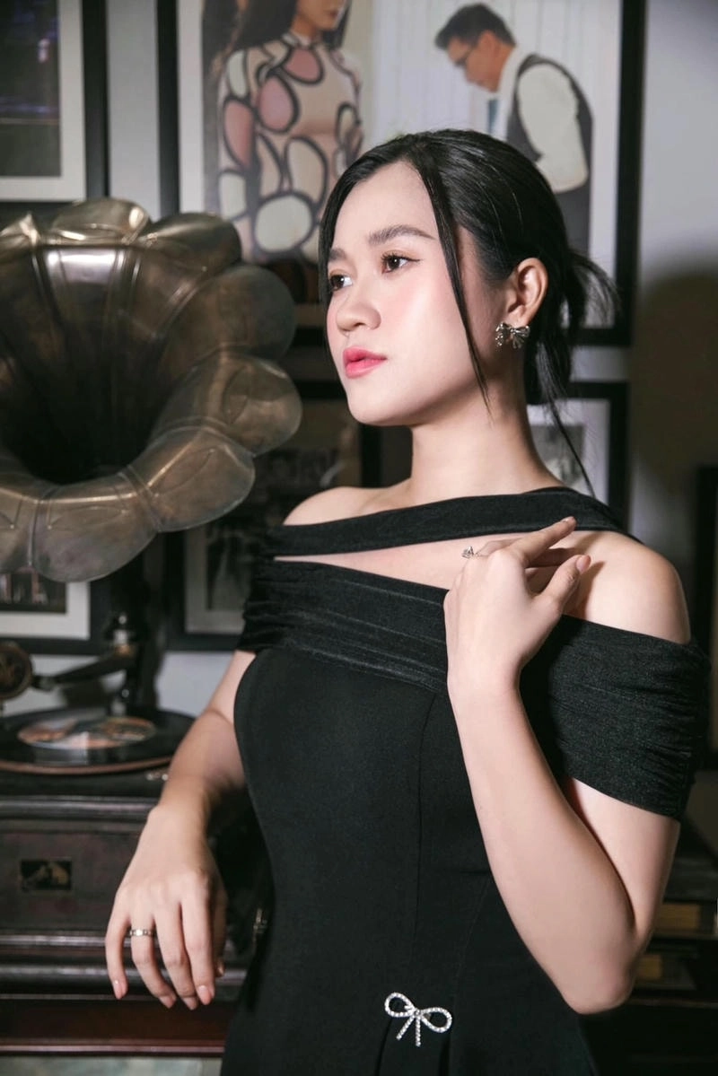 Giải mã tuổi thật Lâm Vỹ Dạ Mấy Tuổi