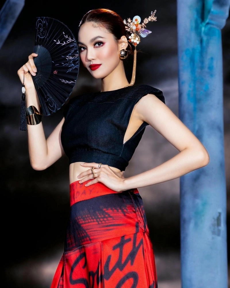 Thần thái quyền lực của Lan Khuê The New Mentor