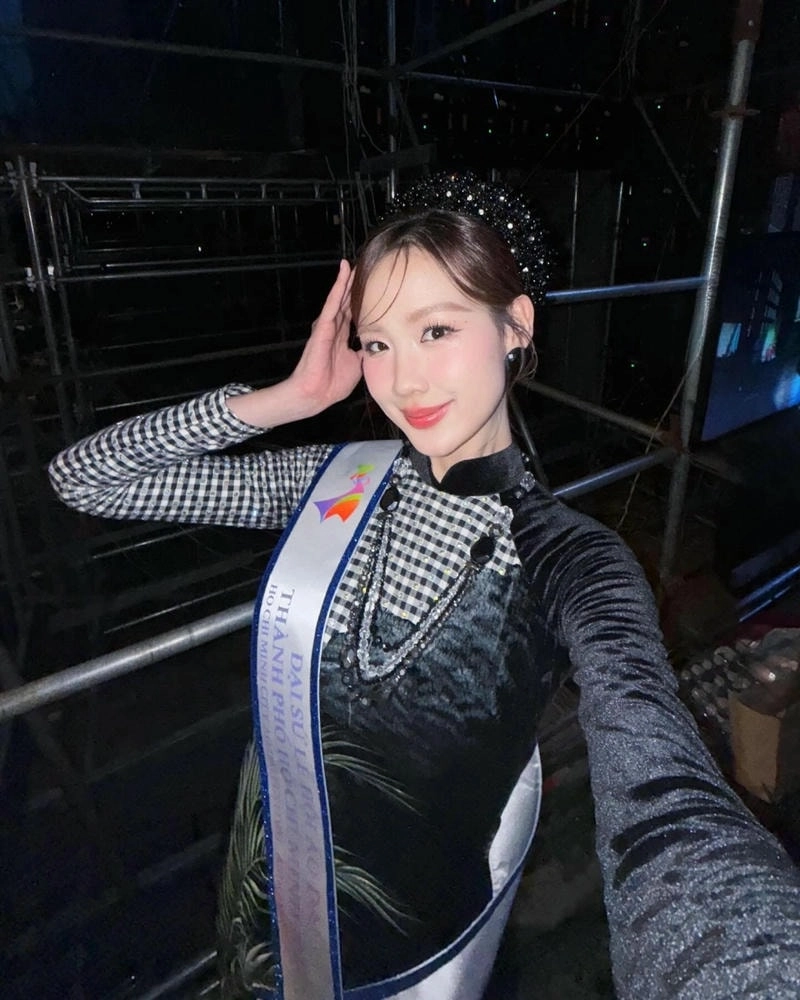 Lê Nguyễn Bảo Ngọc đăng quang rực rỡ