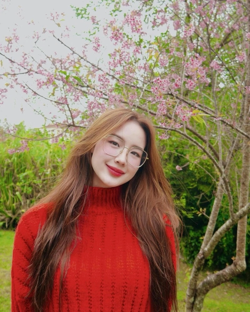 Lê Nguyễn Bảo Ngọc cao 1m85 nặng 58kg