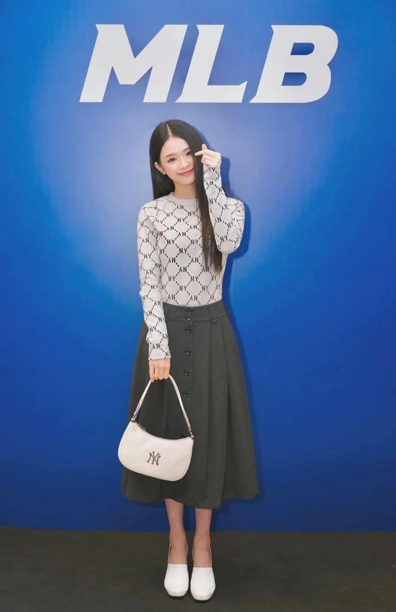 Linh Ka 3 ngọn nến lung linh karaoke thu hút người xem trẻ tuổi