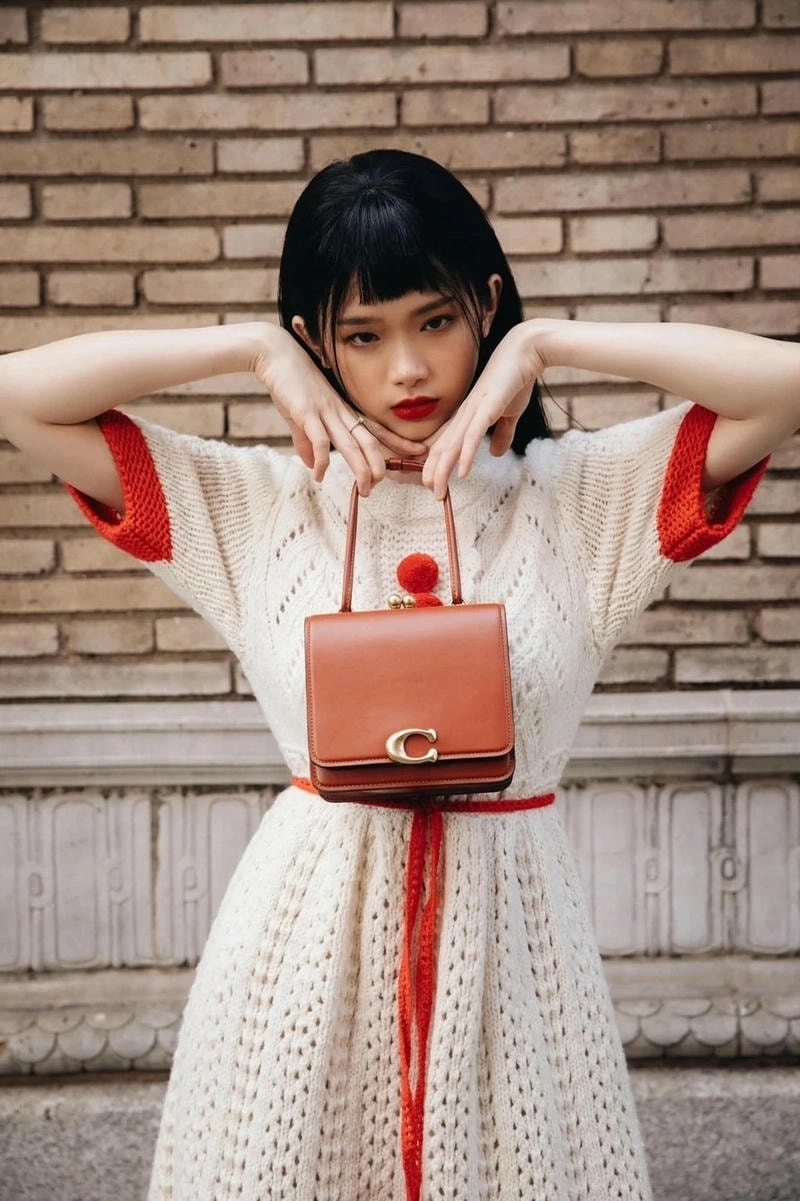 Fan trẻ hỏi Linh Ka 2k mấy từ những ngày đầu