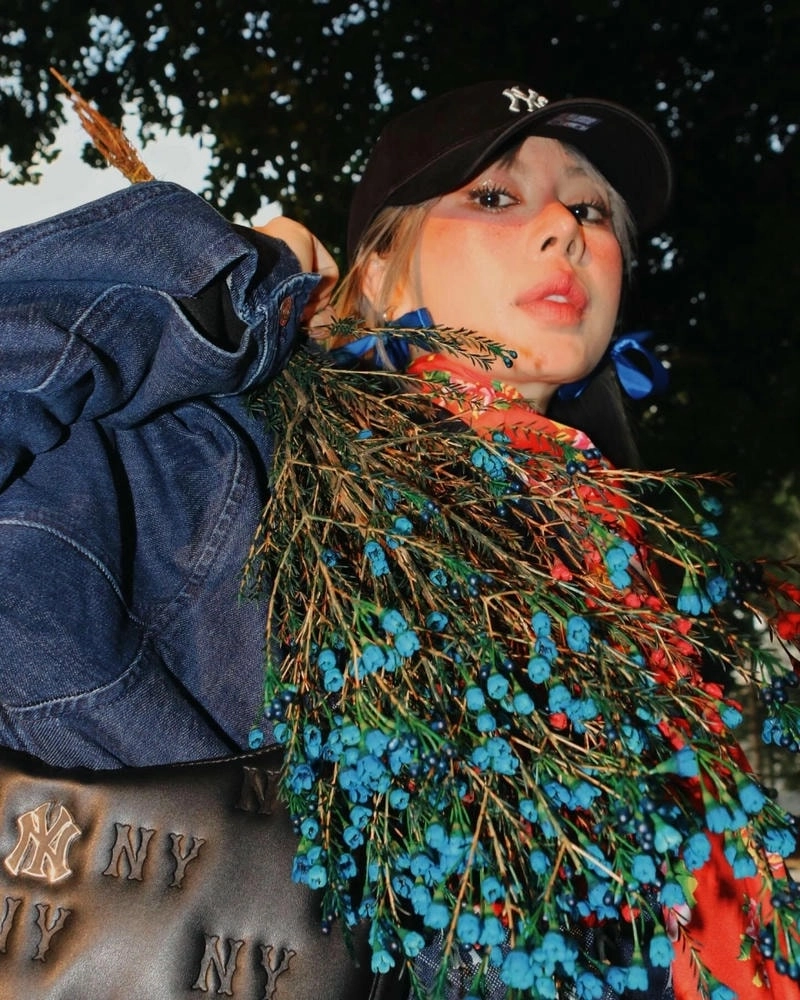 Mai Âm Nhạc quen ai khiến dân mạng đồn đoán