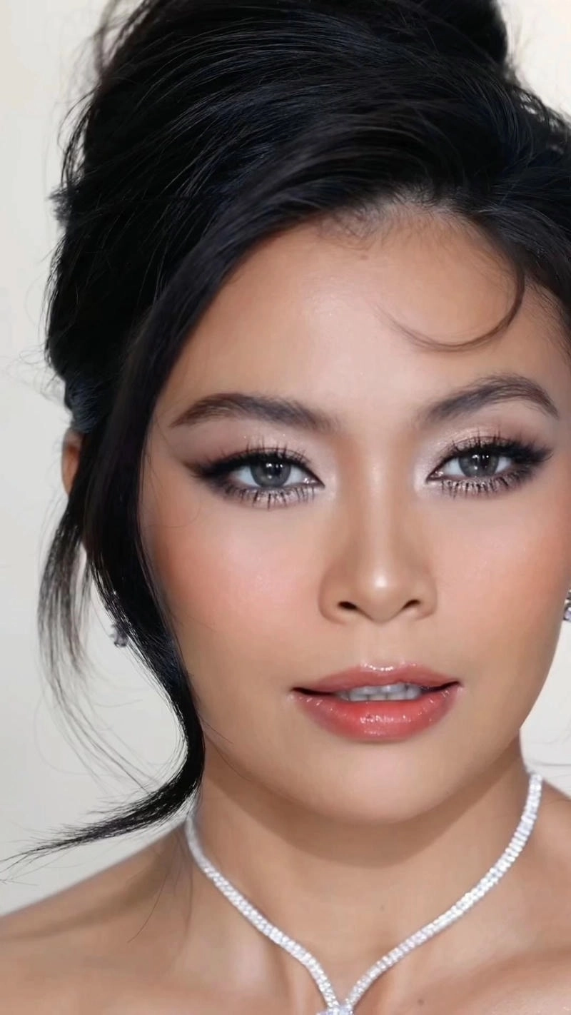 Phong cách của người mẫu Mâu Thủy gây chú ý