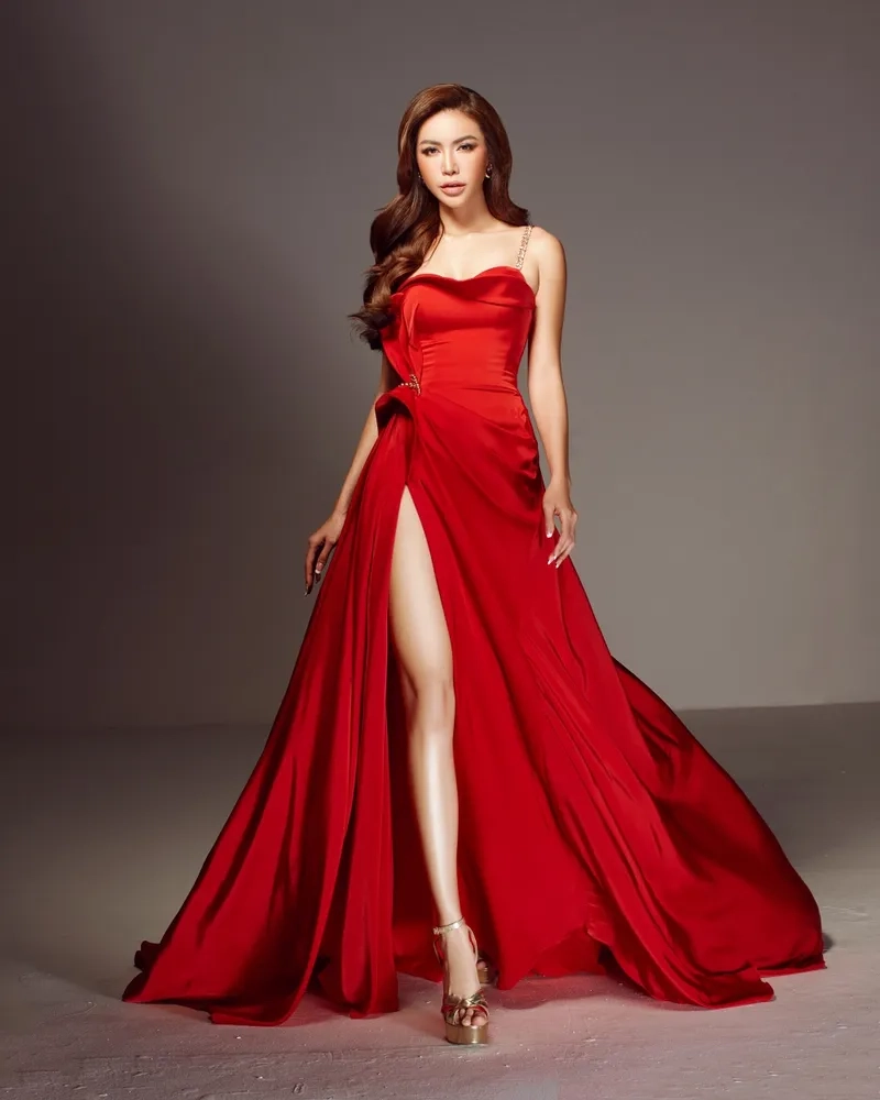 Phong cách cuốn hút của Minh Tú'