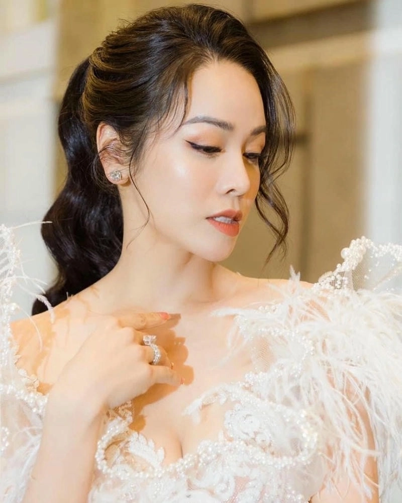 Tình ca day dứt Mưa Đã Tạnh Nhật Kim Anh