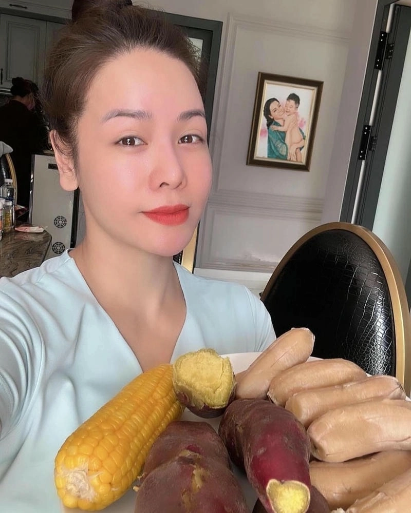 Khoảnh khắc tỏa sáng Nhật Kim Anh hát live