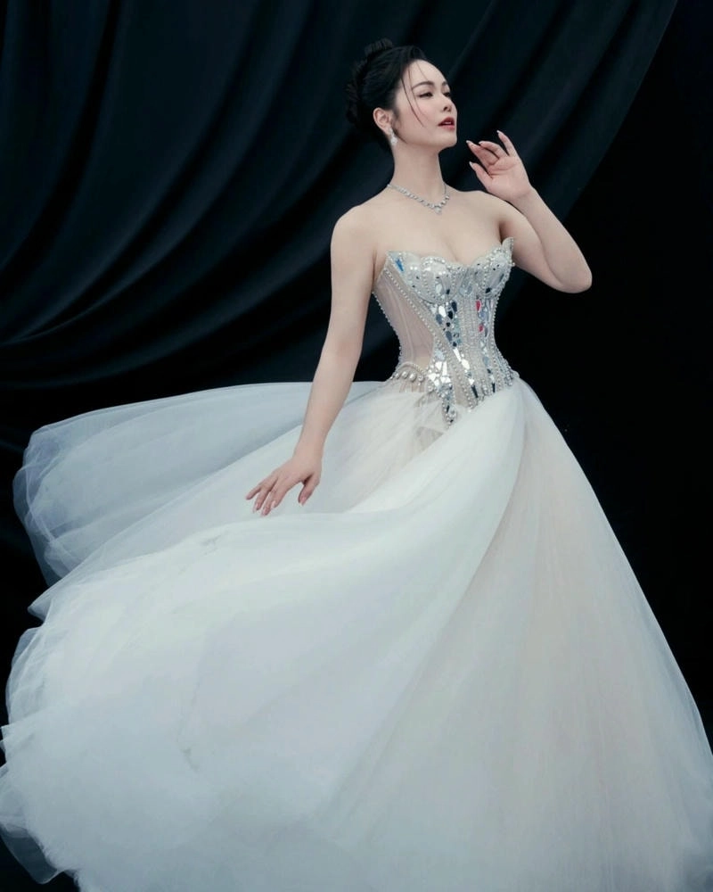 Lắng nghe bài hát Đoạn Đường Vắng Nhật Kim Anh da diết