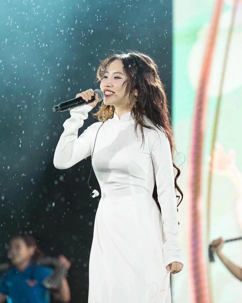 Nhạc Phương Mỹ Chi đậm chất dân ca