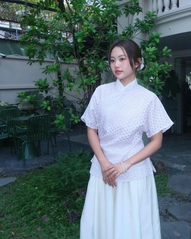 Buôn Trăng Phương Mỹ Chi lãng mạn và nên thơ