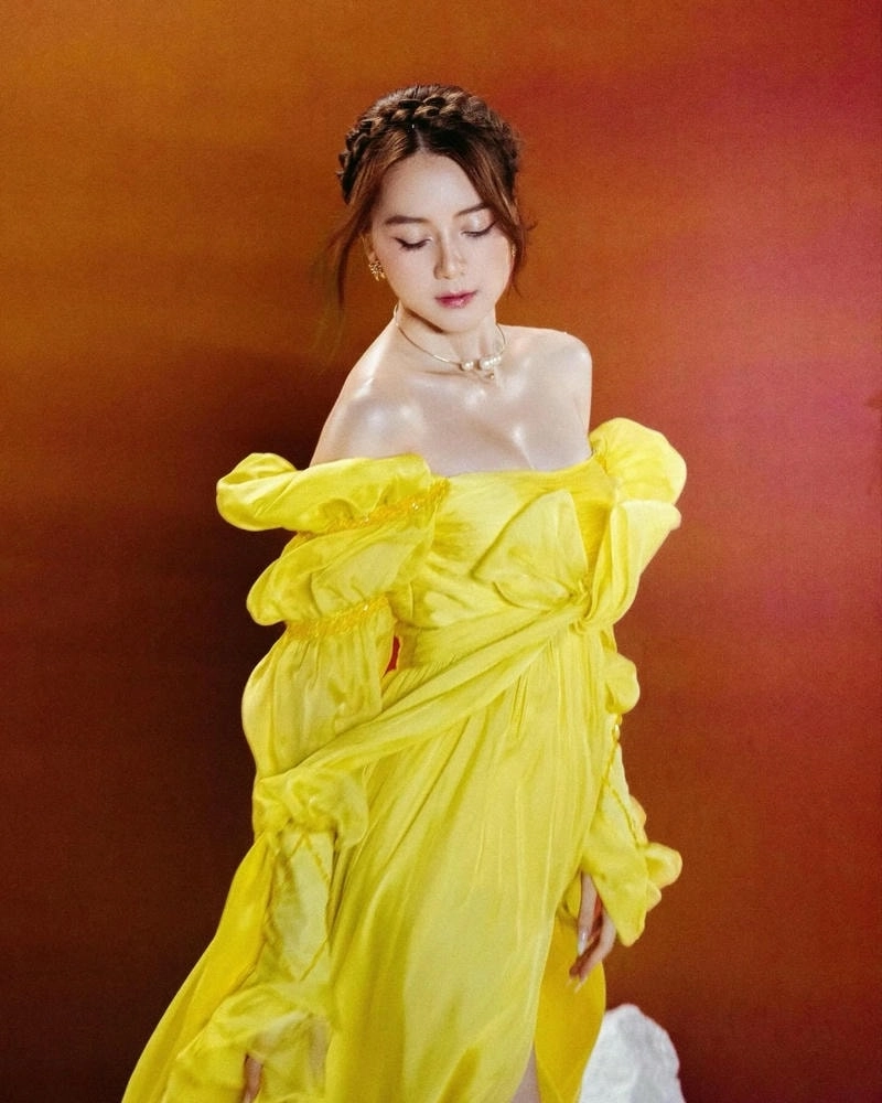 Hình ảnh Thiều Bảo Trang bikini gợi cảm