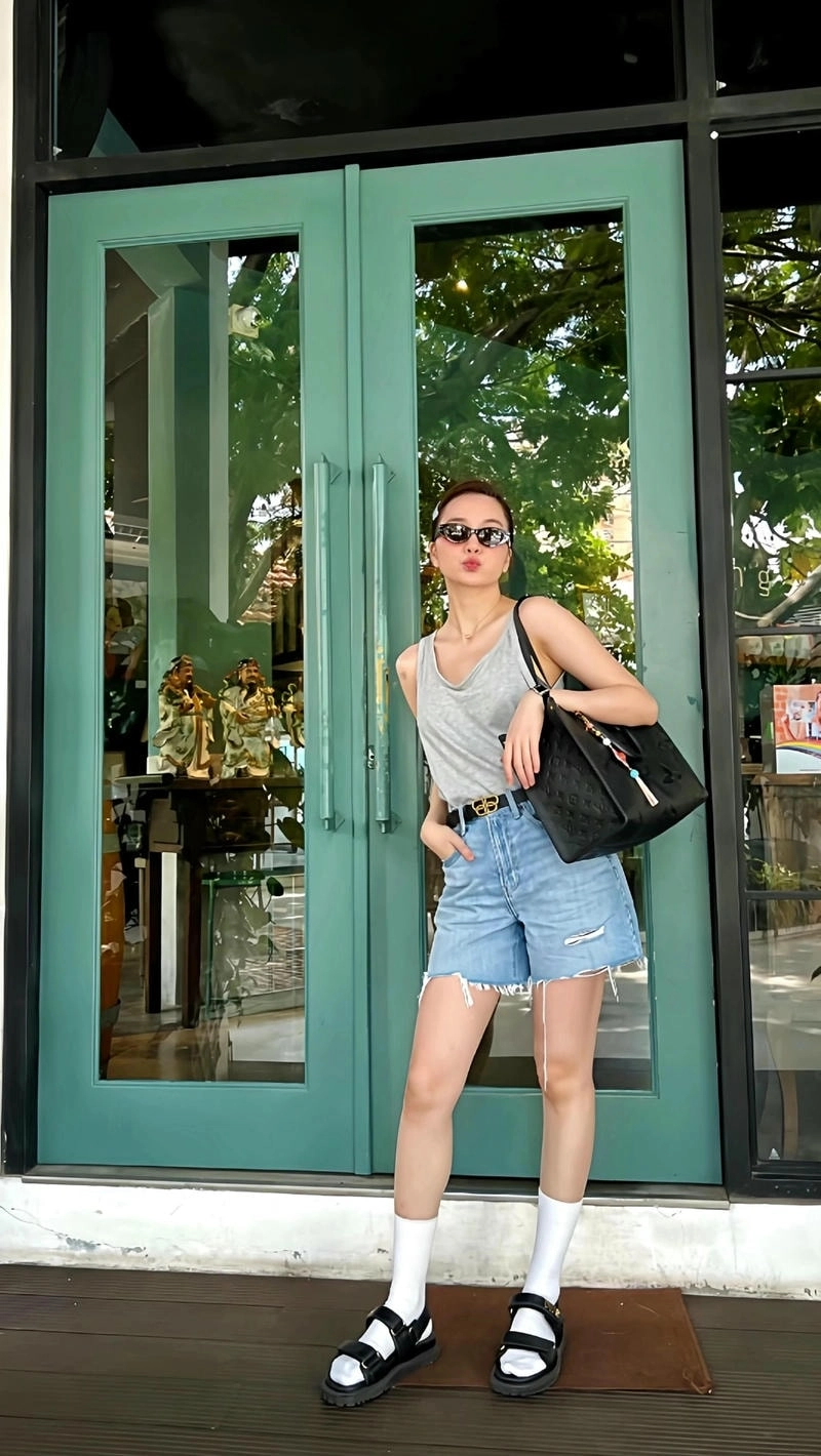 Chiều cao thật sự của Thiều Bảo Trang