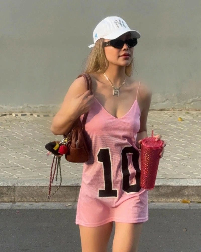 Theo dõi Facebook Trà Ngọc Hằng fb